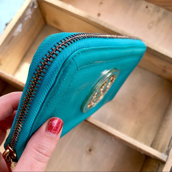 ☑️SOLD☑️TORY BURCH Amanda Zip Continental Wallet - Picture 7 of 8